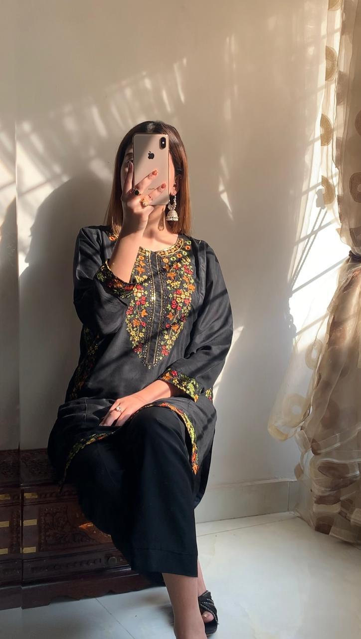 Women Embroidered Maroon Linen Suit Women Embroidered Maroon Linen Suit